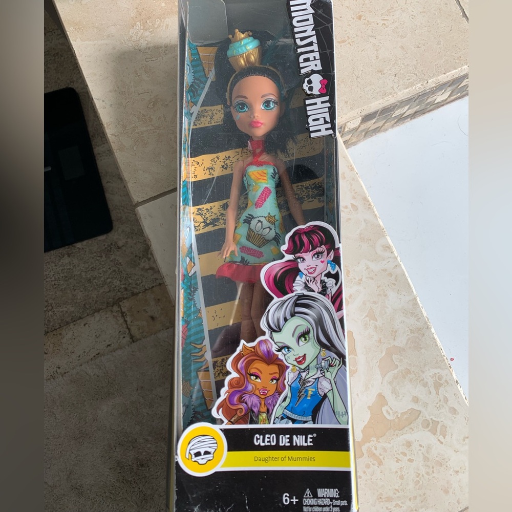 Mattel Monster High Doll Cleo De Nile Daughter of Mummies 2016 Retired